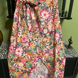 H&M Floral Wrap Skirt w/slit - Woman’s XS